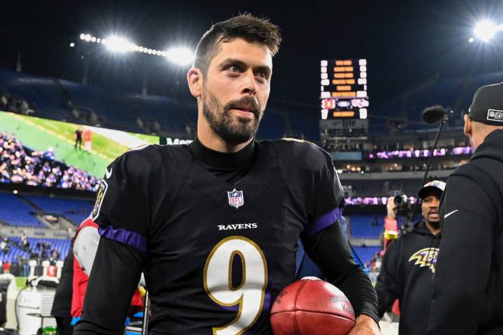 Ravens Kicker Sends Strong Message to Justin Tucker After Serving 10