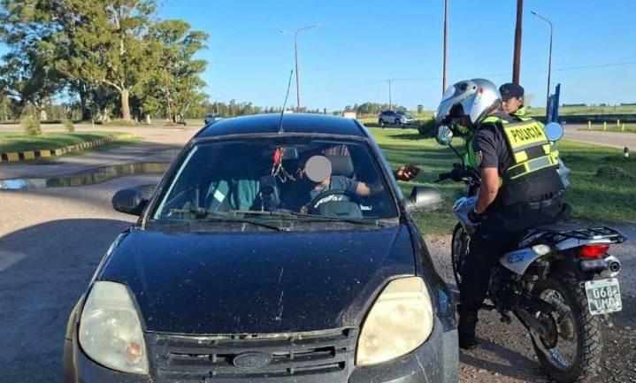 Conducía borracho por la ruta 5 y fue detenido por la Policía de Anguil