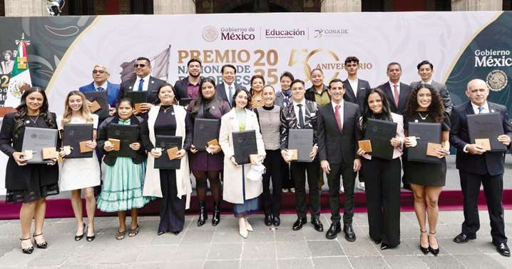 Son un orgullo para mí y para México, dice Claudia a deportistas