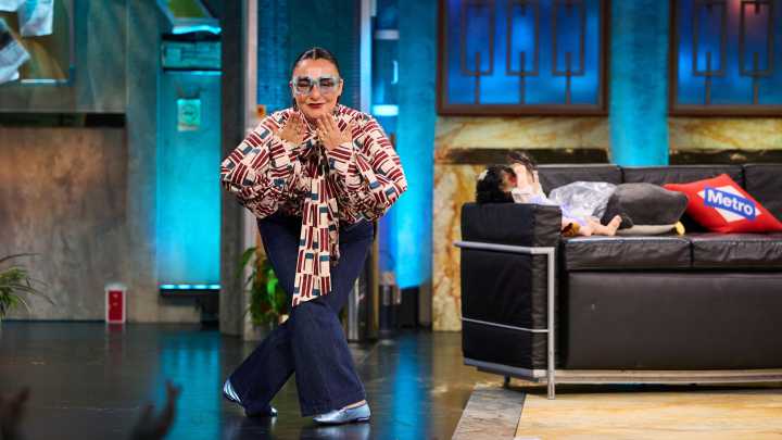 Candela Peña, reina del caos y la sinceridad, habla de las luces y sombras de ser madre soltera en La Revuelta