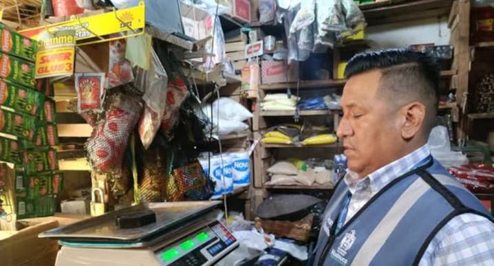 Decomisan balanzas adulteradas en el Mercado Modelo en Huánuco
