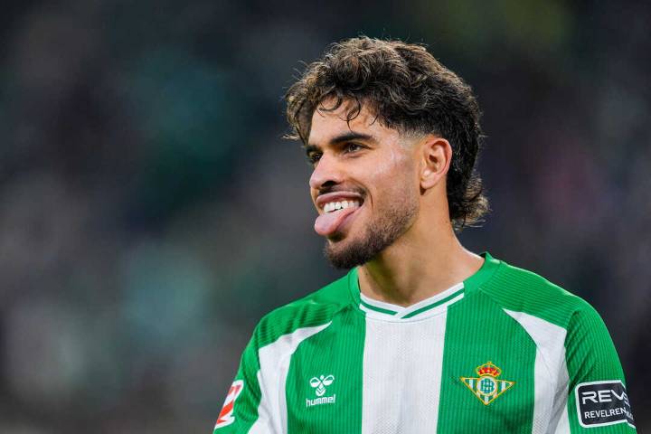 El Betis busca darle una alegría europea a su afición en casa
