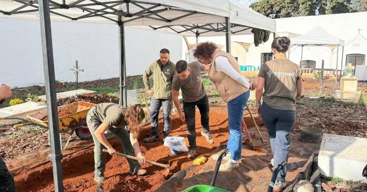 Arranca el V Plan de Fosas de Baleares en el cementerio de Ses Figueretes de Ibiza