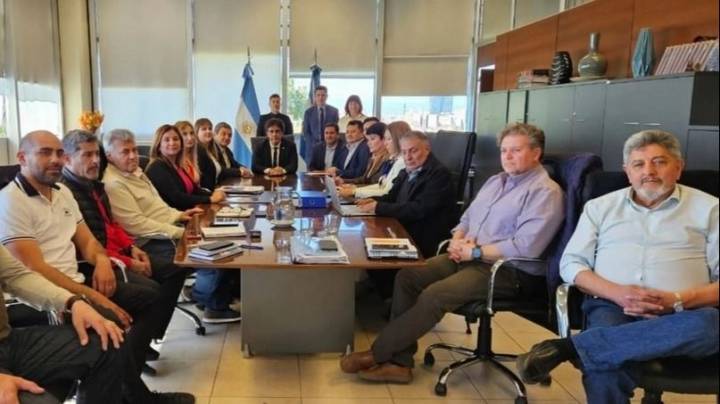 Paritarias: el Gobierno ofrece suba por IPC, 5 puntos al valor índice y aumentar asignaciones