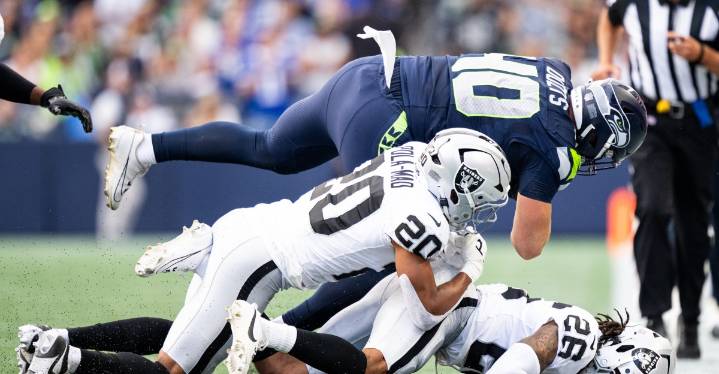 Seahawks make flurry of roster moves as injuries pile up