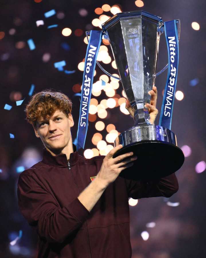 Sinner vence a Alcaraz en las ATP Finals y conquista el bicampeonato en Turín