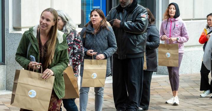 Federal workers feel relief, anger as shutdown ends