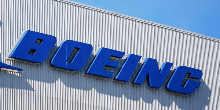 Machinists union members approve latest Boeing offer