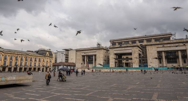 Wall Street vigila la arriesgada estrategia de la deuda colombiana