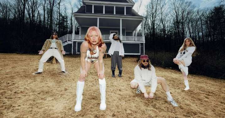 Wet Leg bring their offbeat indie charm to light up Cardiff