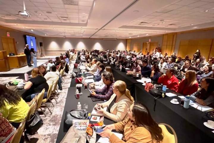 Capacitan a 200 figuras educativas en atención a espectro autista en estudiantes