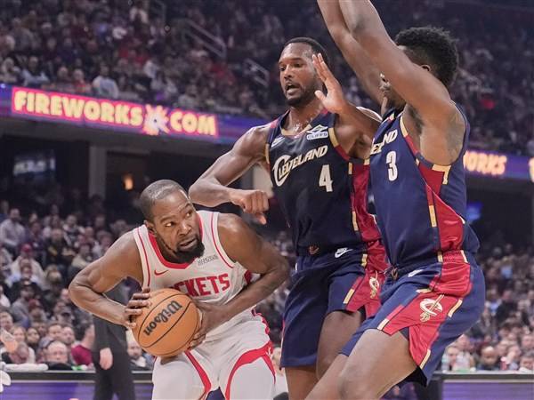 Rockets top Cavaliers 114-104 for fifth straight win