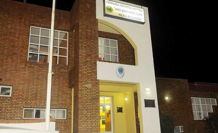 Una pelea con pala, cadena y disparos