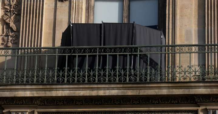 2 more suspects are charged in the Louvre jewel heist