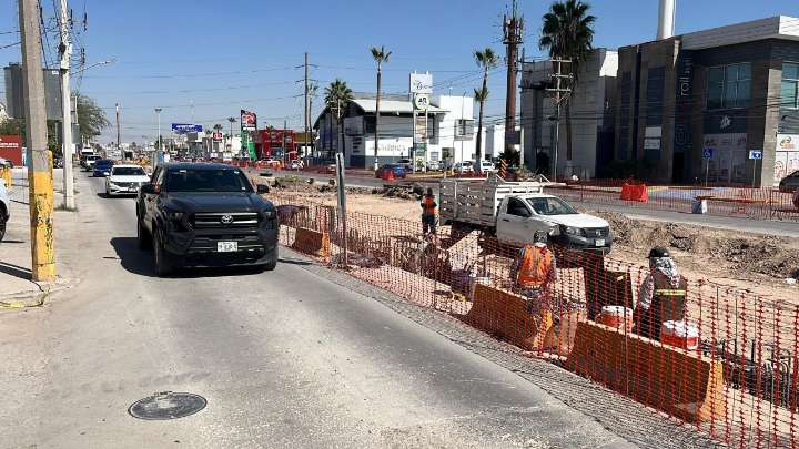 Reabren circulación en carril oriente-poniente, en obras del Sistema Vial Abastos