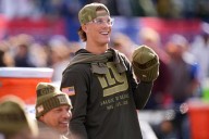 Jaxson Dart progresa para jugar con Giants ante Detroit señala coach interino Mike Kafka