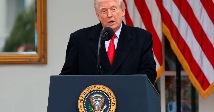 Trump insiste en que "podría hablar" con Maduro para "salvar muchas vidas"