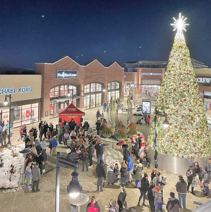 Pictures with Santa, tree lighting come early to this Grand Rapids outlet mall
