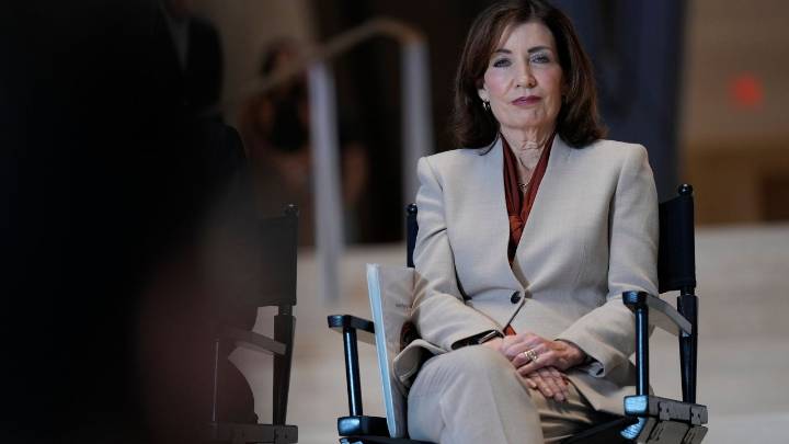 Poll: Hochul job approval down, leads Stefanik