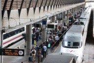 Los trenes MD Cádiz-Sevilla retoman su servicio pero los Cercanías permanecen suspendidos en la capital