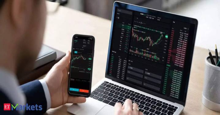 European shares slide on Fed rate cut worries, tech valuations