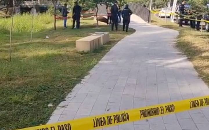 Hombre es encontrado degollado debajo de un puente en Zapopan
