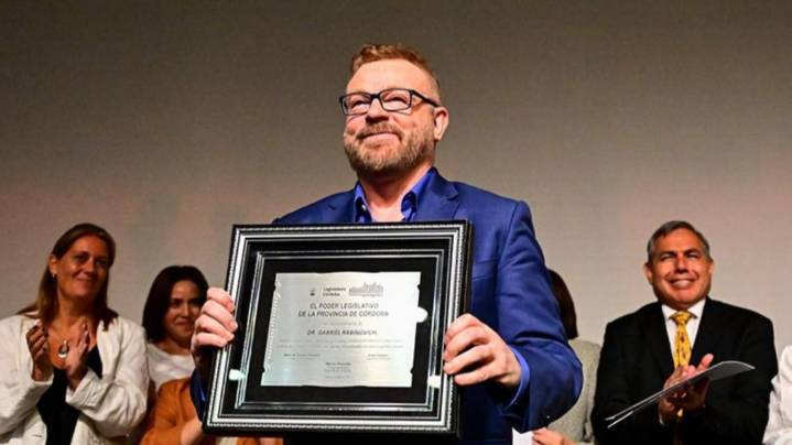 La Legislatura de Córdoba premió a Gabriel Rabinovich por un desarrollo que podría transformar los tratamientos contra el cáncer