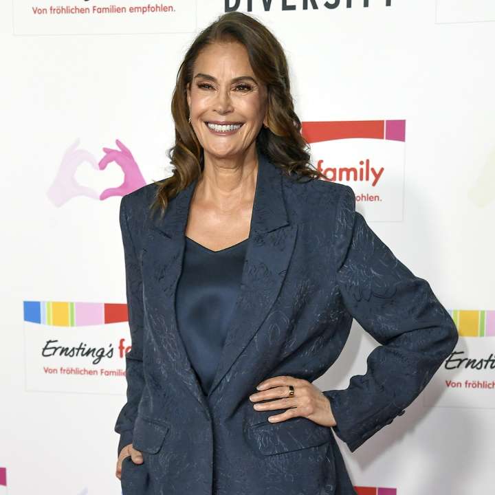 Teri Hatcher on Celebrities Who Lie About Plastic Surgery