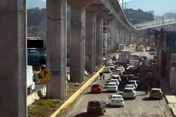 Cierran la México-Toluca por desaparición