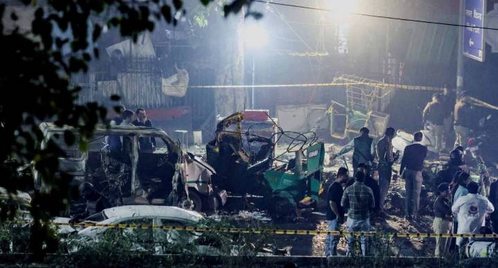 Explosión de un vehículo en estación del metro deja 8 muertos en Nueva Delhi, India