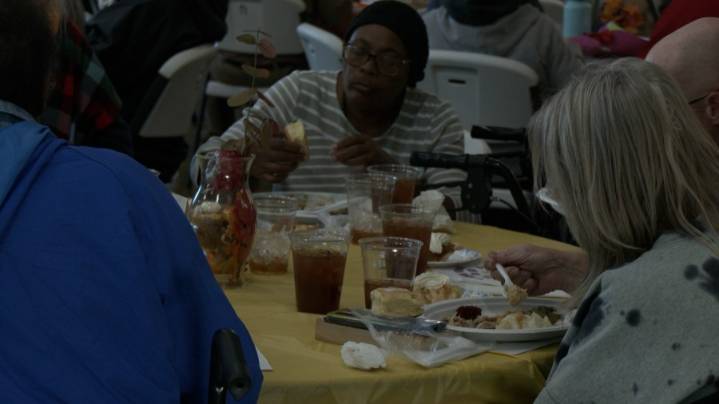 Pensacola Waterfront Mission hands out more than 1,700 meals this Thanksgiving