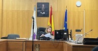 Acepta una multa de 900 euros por romperle la nariz y meterle la cabeza en un inodoro de un pub en O Carballiño
