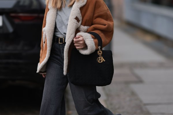 Abrigos con borreguito: 3 modelos de Mango por los que suspiramos (y que tienen mucho descuento este Black Friday)