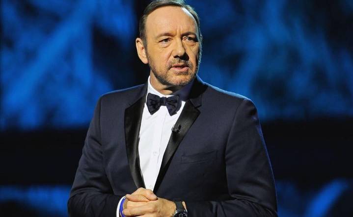 Kevin Spacey niega que se haya quedado sin hogar: "estoy viviendo donde hay trabajo"
