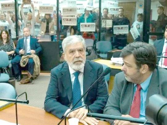 Julio De Vido se entregó y fue trasladado a la cárcel de Ezeiza