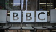 "Silenciaban a cualquiera que no estuviera de acuerdo": Exempleados de la BBC describen su cultura corporativa