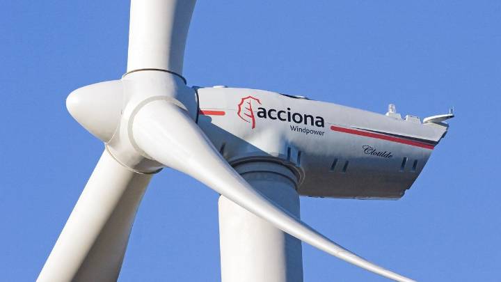 Acciona y Acciona Energía se desploman en Bolsa tras anunciar una ralentización de sus planes de inversión