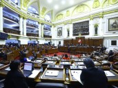Congreso de Perú declara persona non grata a la presidenta Claudia Sheinbaum