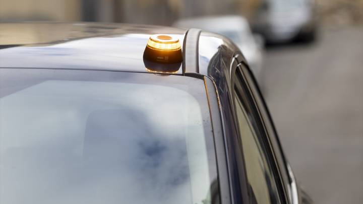 ¿Está tu baliza homologada? Esto es lo que debes saber para evitar las multas