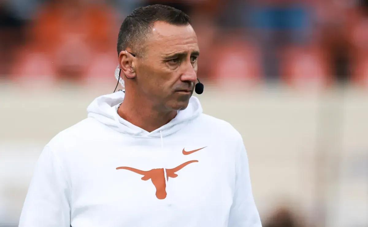 CFP Committee gets subtle jab from Longhorns HC Steve Sarkisian before first rankings drop