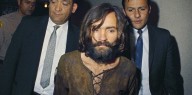 Charles Manson, el despiadado psicópata y asesino de culto líder de la peor secta de Estados Unidos