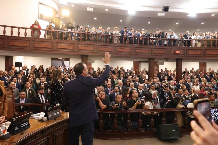 El Informe de Manolo Jiménez se entrego al Congreso; el miércoles, mensaje desde Torreón
