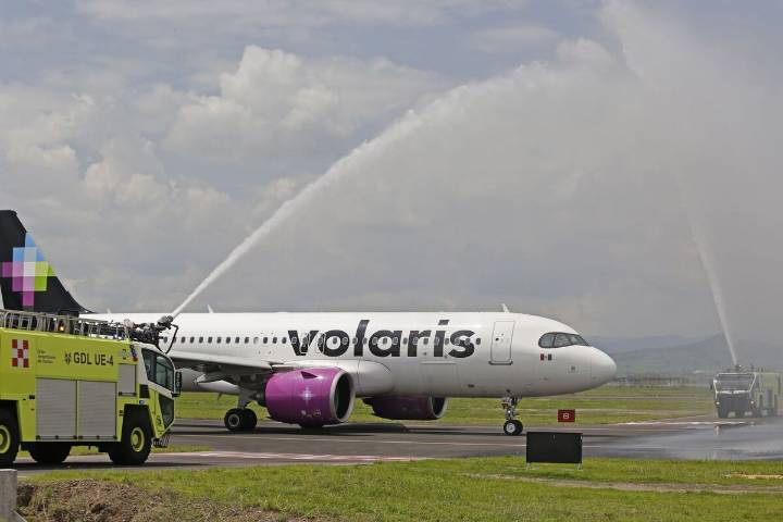 Avión aterriza de emergencia en Monterrey