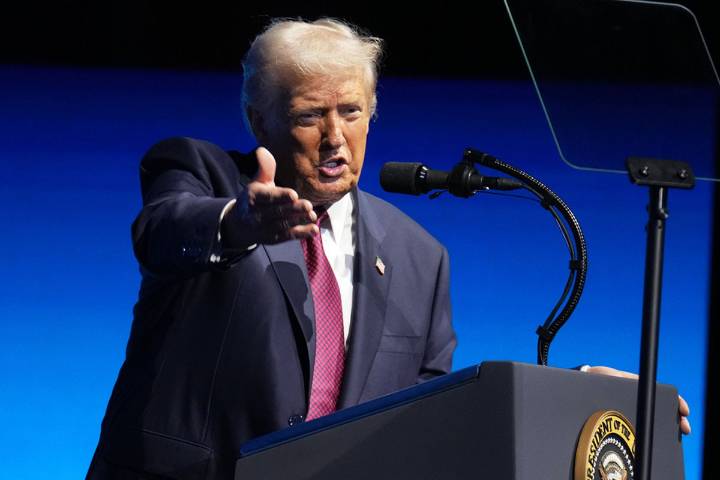 Donald Trump presionó a los republicanos del Senado para poner fin al cierre de gobierno