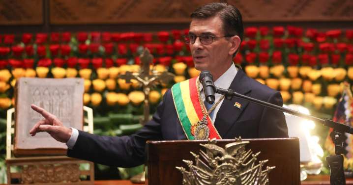 Rodrigo Paz avisa a los bolivianos en su discurso de investidura: «El país está devastado»
