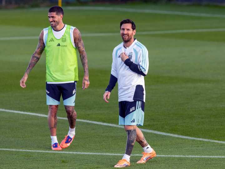 A qué hora juega Argentina contra Angola por el último amistoso FIFA del año: posibles formaciones y cómo ver el partido en vivo