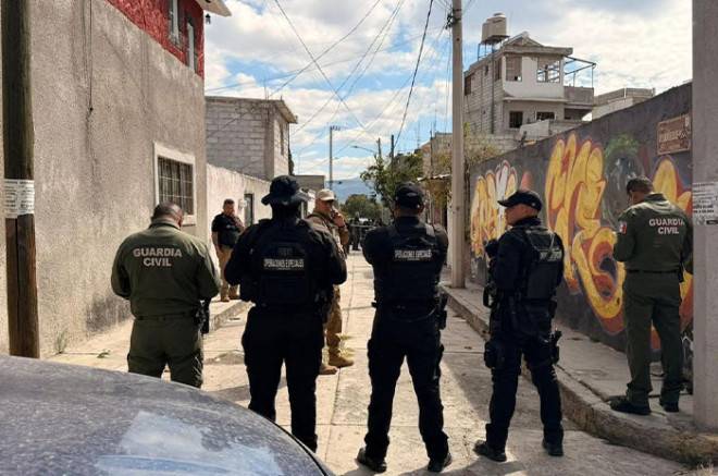 Policía de Cuautitlán se quita la vida tras apuñalar a su pareja