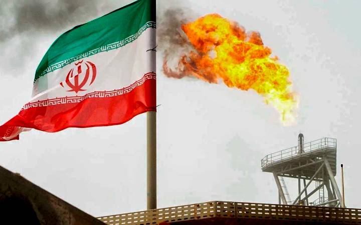 Irán anuncia la construcción de ocho nuevas plantas nucleares con ayuda de Rusia