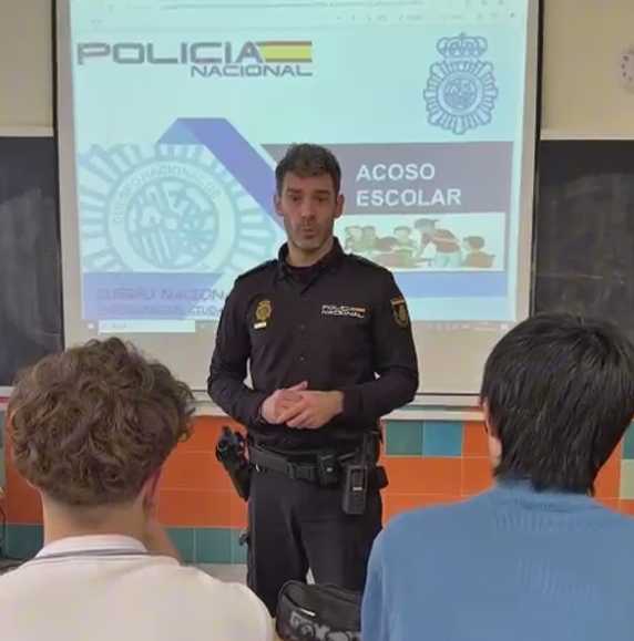 La Policía Nacional pone en marcha una campaña contra el acoso escolar con el lema #NoTeLoGuardes