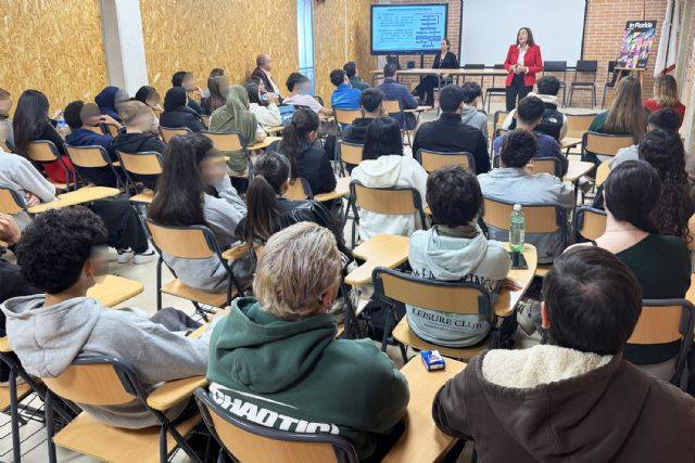 Los escolares del IES La Florida se informan sobre sus derechos como consumidores